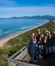 布魯尼島美食全日遊