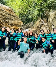 宜蘭南澳金嶽瀑布溯溪跳水體驗