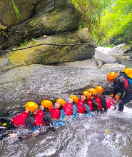 臺東桑樹溪秘境溯溪體驗