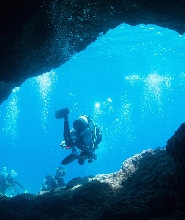 青之洞窟浮潛及水肺潛水體驗