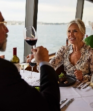 悉尼港金色奔富葡萄酒晚餐巡航（庫克船長遊輪）