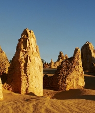 尖峰石陣中文導覽一日遊（蘭斯林沙丘滑沙＋龍蝦午餐）