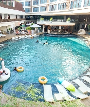 菲律賓長灘島 Station X 泳池酒吧＆室內休閒娛樂體驗