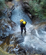 皇後峽谷 - 藍山繩索下降及峽谷探險體驗