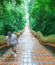 素貼山和苗族村半日遊