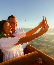 黃金海岸熱氣球之旅、葡萄園早餐及草泥馬牧場