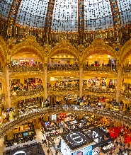 探索巴黎老佛爺百貨：購物殿堂的誕生與歷史