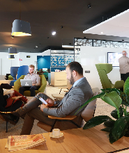 布拉尼亞克機場貴賓室服務（La Croix du Sud Lounge 提供）