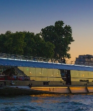 塞納河Bateaux Mouches遊船晚餐，巴黎現場音樂表演