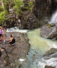 雪松溪瀑布之旅