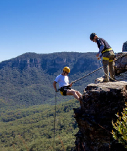 卡通巴壯觀半日繩索垂降體驗