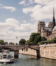 巴黎中世紀區徒步導覽之旅（含快速通關門票）