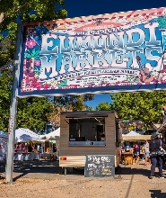 陽光海岸尤姆迪市集（Eumundi Markets）之旅