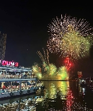 峴港富貴號遊船夜遊韓江