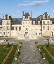 楓丹白露宮 & 子爵城堡一日遊（巴黎出發）