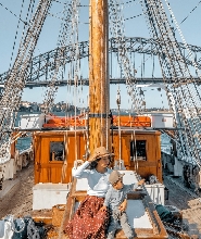 雪梨港高桅帆船午餐巡遊