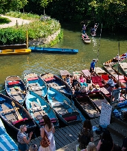 牛津大學半日徒步遊與查韋爾河撐篙