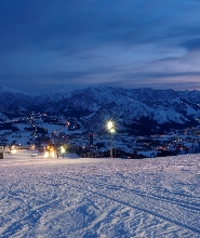 越後湯澤巖原滑雪場纜車券 + 裝備 + 雪衣租賃