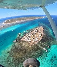 阿布洛霍斯群島＆粉紅湖觀光飛行之旅（卡爾巴裏出發）