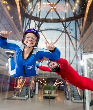 伯斯 iFLY 室內跳傘體驗