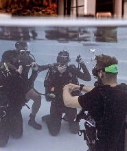 在八打雁體驗水肺潛水