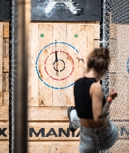 坎培拉 MANIAX 飛斧體驗