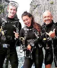 愛妮島的「液態夢境」：在 PADI 五星潛水中心考取潛水證照