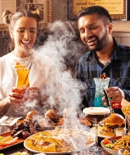 在科隆硬石餐廳享用方案