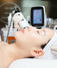 在明洞體驗LEE HEA KYUNG美容按摩護理