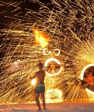 魯賓遜克魯索島日落遊船之旅（含晚餐＆表演）