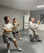 在弘大體驗禪意太極課程：平衡身心