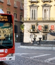 拿坡里國際機場巴士接送