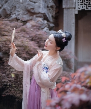 杭州沉浸式旅拍｜專業攝影師跟拍+漢服+精緻妝造，底片全送贈精修