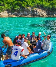 拉查島深潛活動