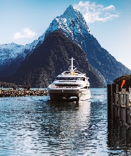 新西蘭米爾福德峽灣觀光遊船