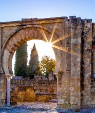麥地那阿扎哈拉導覽一日遊
