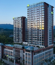 韶關新豐溫德姆花園酒店精致園景大床房（自助早晚餐+宵夜+不限次空中湯泉+私泉2池水+兒童奇幻樂園+櫻花峪門票兩張）