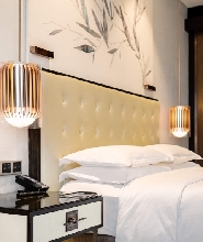 深圳大中華希爾頓酒店2大1小美食套票(房 + 早餐 + 海鮮晚餐 + 戶外空中泳池)