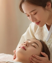 個性化韓式美容面部護理與療愈儀式 | 弘大首爾