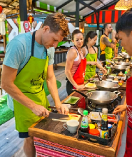 Thai Akha Kitchen 泰式烹飪課程＆當地市場導覽