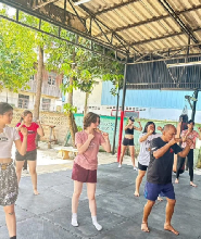在大城Sit Palan Muay Thai拳擊館體驗泰拳課程