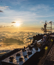 【東京銀座出發】豪華富士山2日登山之旅（專業中/英文登山導遊隨行+含餐＋保險）