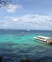 普吉島搭乘快艇前往皇帝島（Racha Island）和珊瑚島一日遊