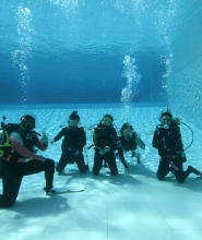 曼谷 PADI 五星潛水中心開放水域潛水員課程