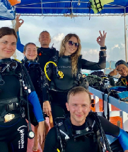 龜島 PADI 潛水中心水肺複習課程