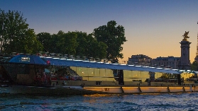 塞納河Bateaux Mouches遊船晚餐，巴黎現場音樂表演
