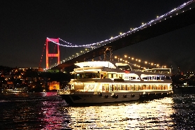 Istanbul Dinner Night Cruise and Traditional Performance