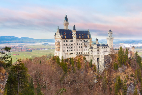 Munich One-Day Tour Route A: Neuschwanstein Castle + Linderhof Palace + Oberammergau