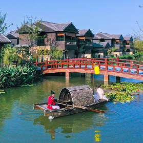 啓東洲頤温泉酒店湖景露台温泉大牀/複式大牀/雙牀房/家庭房（四選一2晚+雙早+蔬果採摘+迷你吧+垂釣體驗+旅拍）