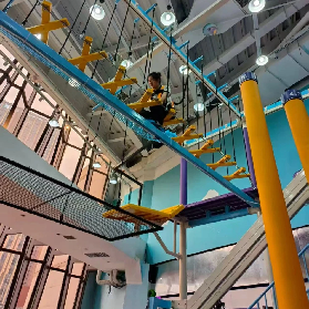 潮好玩家庭娛樂中心室內探險主題樂園（一大一小暢玩空中滑索梅花樁高空攀巖淘氣堡）